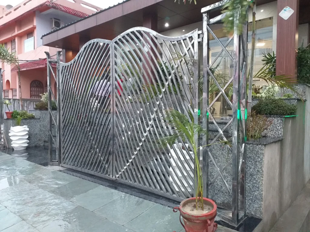 Stainless Steel Door Manufacturer in Bihar | Modern SS Gate Design – Aryan Steel Art