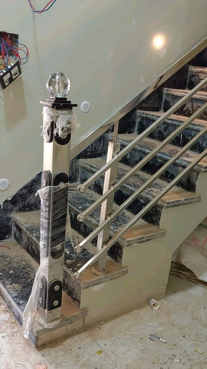 Modern Stainless Steel Stair Railing Design